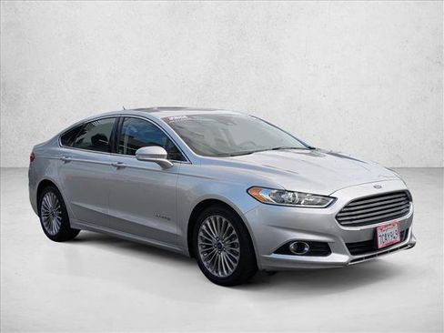 Used 2014 Ford Fusion Titanium image 3