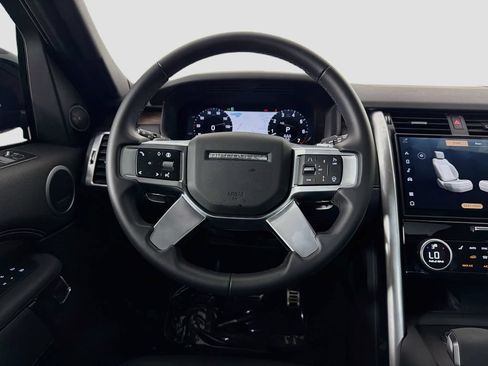 Certified 2025 Land Rover Discovery Dynamic SE AWD/4WD image 24