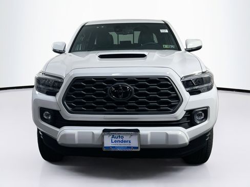 Used 2021 Toyota Tacoma TRD Sport image 2
