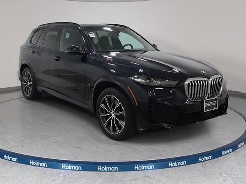 Used 2024 BMW X5 xDrive40i w/ M Sport Package AWD/4WD image 3