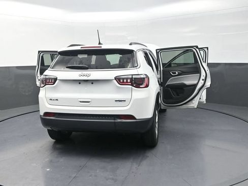 Used 2024 Jeep Compass Latitude AWD/4WD image 43