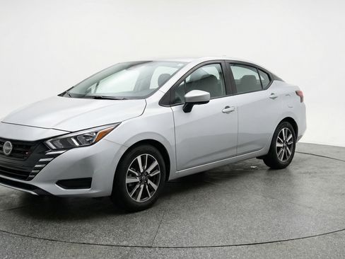 Used 2025 Nissan Versa SV FWD image 3