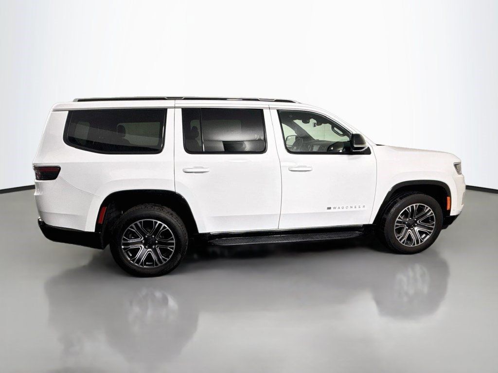 Used 2024 Jeep Wagoneer Series II w/ Flexible Seating Group RWD image 11