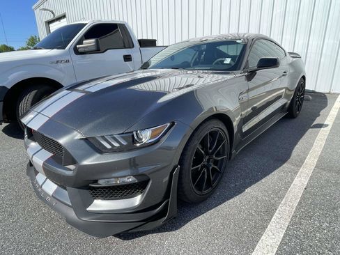 Used 2019 Ford Mustang Shelby GT350 w/ Technology Package RWD image 4