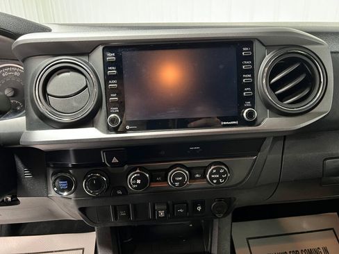 Used 2020 Toyota Tacoma TRD Sport image 9