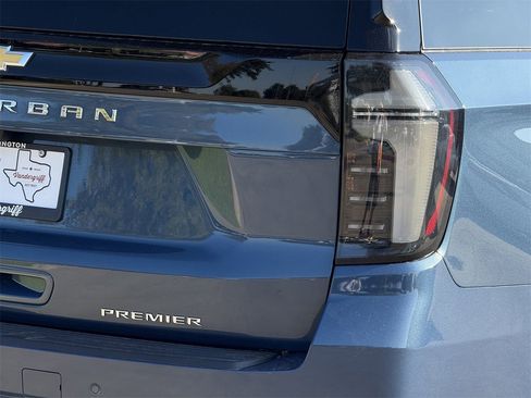 New 2026 Chevrolet Suburban Premier image 6