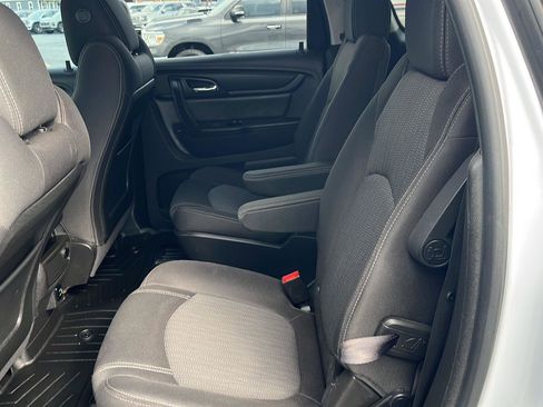 Used 2017 Chevrolet Traverse LT w/ Style and Technology Package FWD image 22