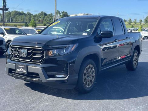 Used 2021 Honda Ridgeline Sport image 3