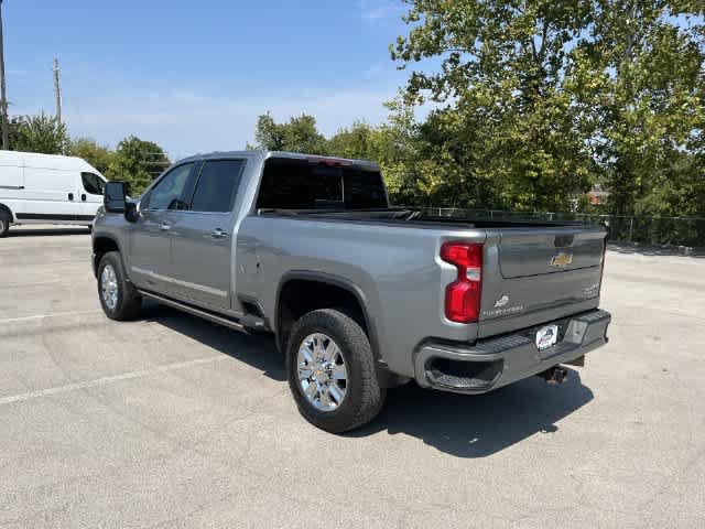 Used 2024 Chevrolet Silverado 2500 High Country w/ High Country Premium Package AWD/4WD image 6
