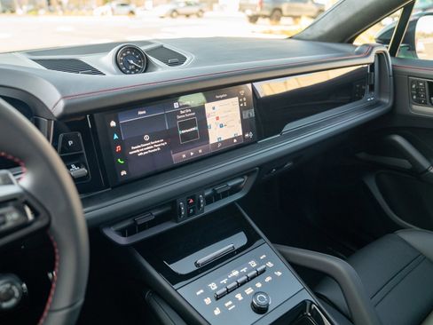 New 2026 Porsche Cayenne GTS AWD/4WD image 15