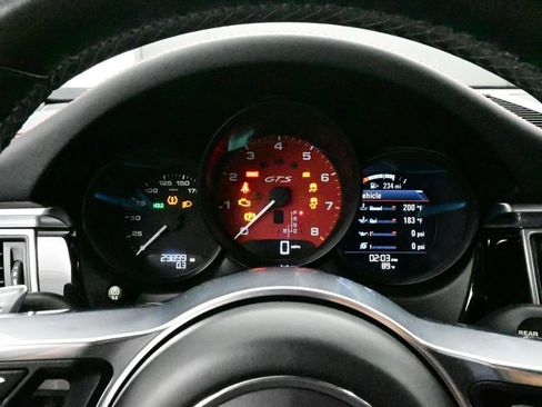 Certified 2018 Porsche Macan GTS AWD/4WD image 9