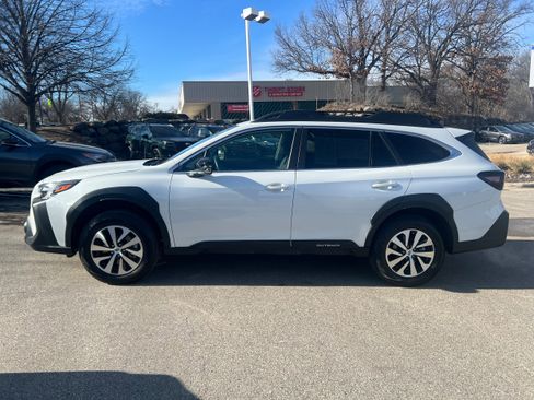 Certified 2025 Subaru Outback Premium image 4