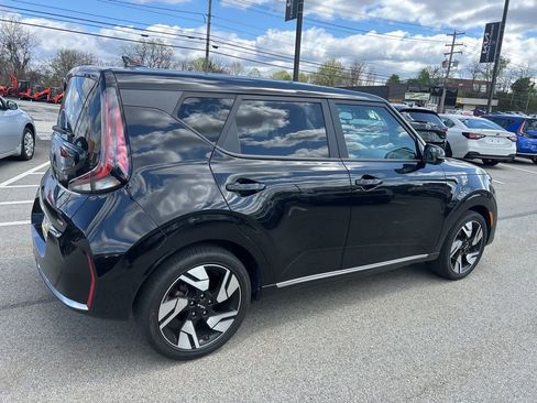 Certified 2023 Kia Soul GT-Line FWD image 6