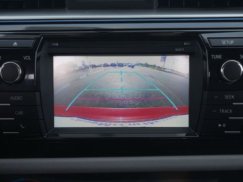 Used 2016 Toyota Corolla LE FWD image 9