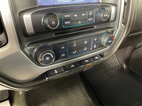 Used 2017 GMC Sierra 1500 SLE w/ Enhanced Driver Alert Package image 8