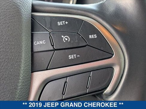 Used 2019 Jeep Grand Cherokee Laredo image 15