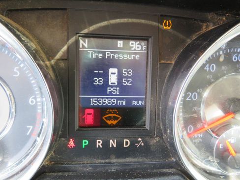 Used 2012 Chrysler Town & Country Touring FWD image 14