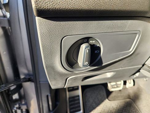 Certified 2024 Volkswagen Tiguan SE R-Line w/ MDO Package, Two-Row image 31