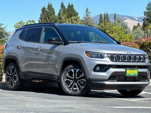 Certified 2023 Jeep Compass Limited AWD/4WD image 2