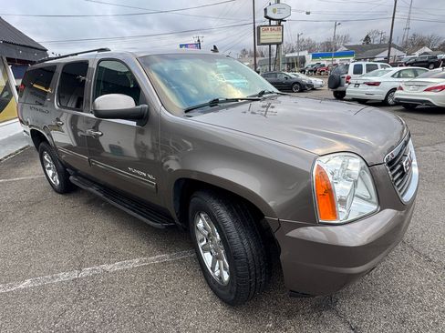 Used 2013 GMC Yukon XL SLT image 8