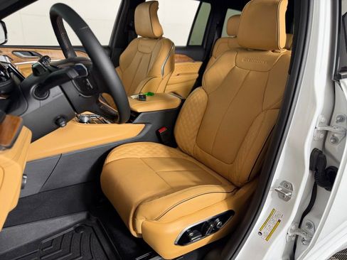 Used 2025 Jeep Grand Cherokee Summit AWD/4WD image 27