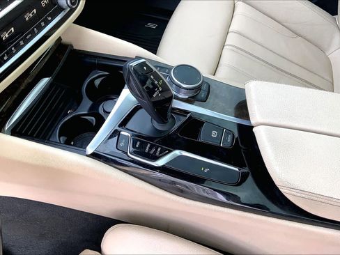 Used 2018 BMW 530i image 17