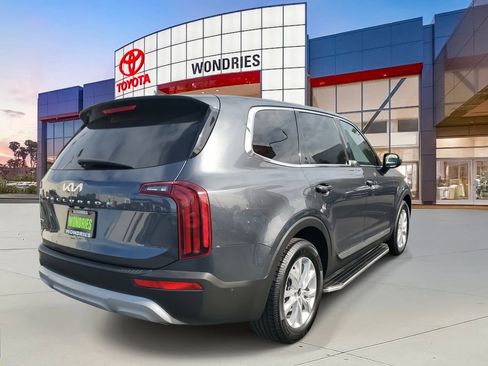 Used 2022 Kia Telluride LX image 4