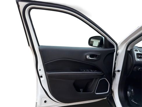 Used 2020 Jeep Compass Latitude w/ Popular Equipment Group image 20