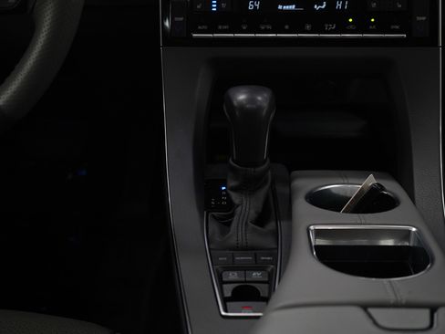 Used 2021 Toyota Avalon Limited w/ Advanced Safety Package FWD image 17