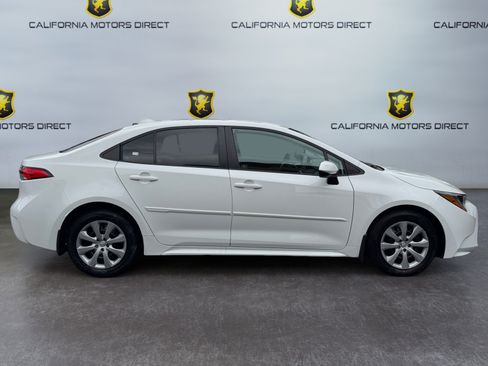 Used 2025 Toyota Corolla LE FWD image 6