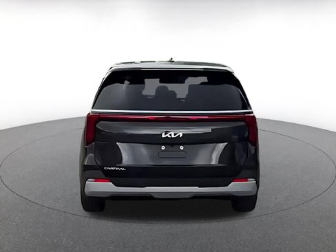 Used 2026 Kia Carnival FWD image 12