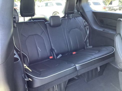 New 2027 Chrysler Pacifica Limited w/ S Appearance Package FWD image 36