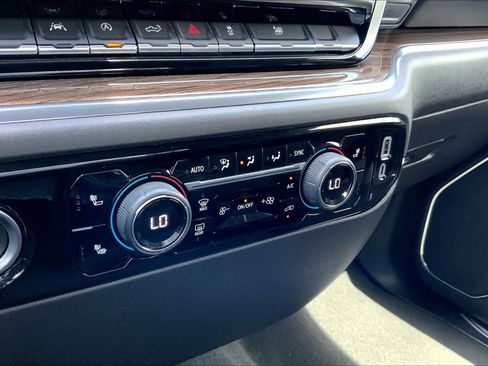 Used 2023 Chevrolet Silverado 1500 LT RWD image 34