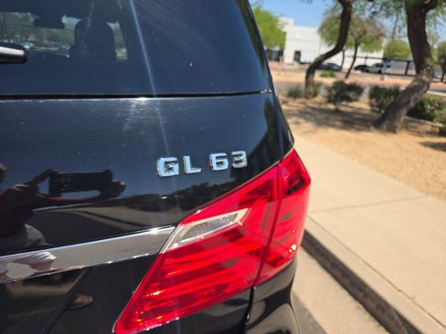 Used 2015 Mercedes-Benz GL 63 AMG 4MATIC image 23