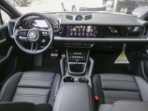 New 2025 Porsche Cayenne S image 31