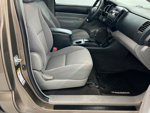 Used 2012 Toyota Tacoma 4x4 Regular Cab image 17