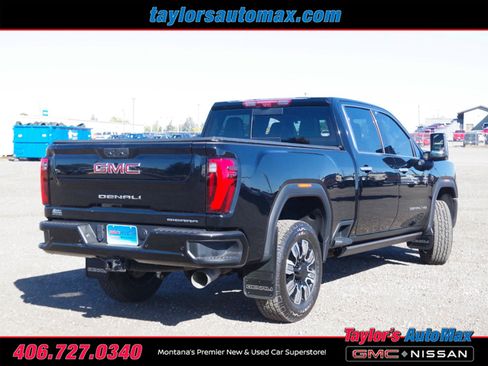 Used 2024 GMC Sierra 3500 Denali image 3