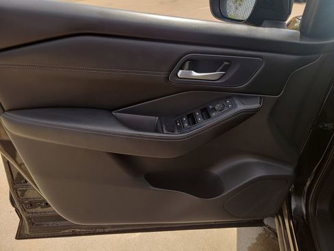 Certified 2024 Nissan Rogue SV w/ SV Premium Package image 18