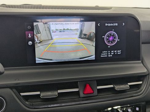 Used 2024 Kia Seltos EX FWD image 19