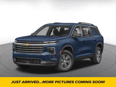 Used 2025 Chevrolet Traverse LT AWD/4WD image 1