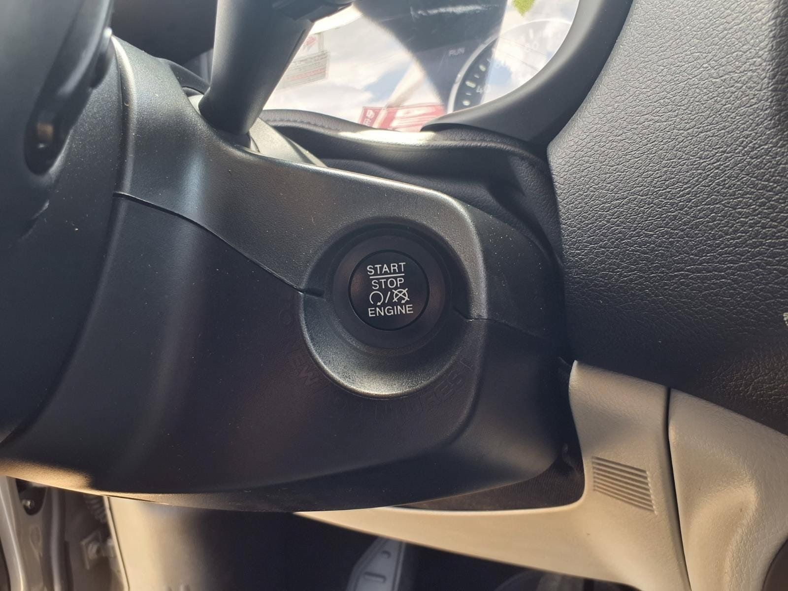 Used 2021 Jeep Renegade Latitude FWD image 21