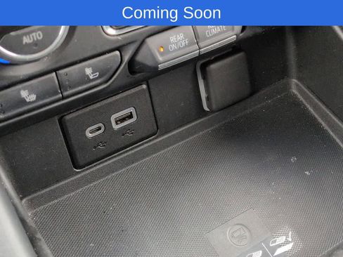 Used 2022 Chevrolet Suburban LT w/ LT Signature Plus Package AWD/4WD image 32
