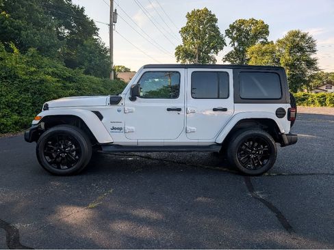Used 2023 Jeep Wrangler Unlimited Sahara w/ Cold Weather Group AWD/4WD image 10