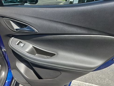 Used 2023 Buick Encore GX Essence w/ Experience Buick Package FWD image 33