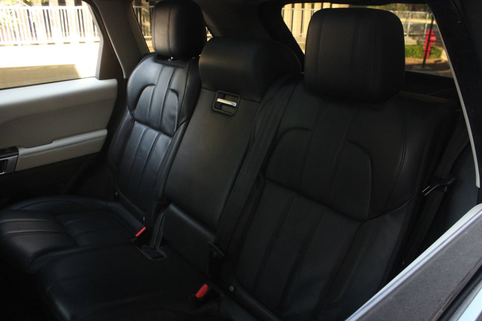 Used 2016 Land Rover Range Rover Sport HSE AWD/4WD image 18