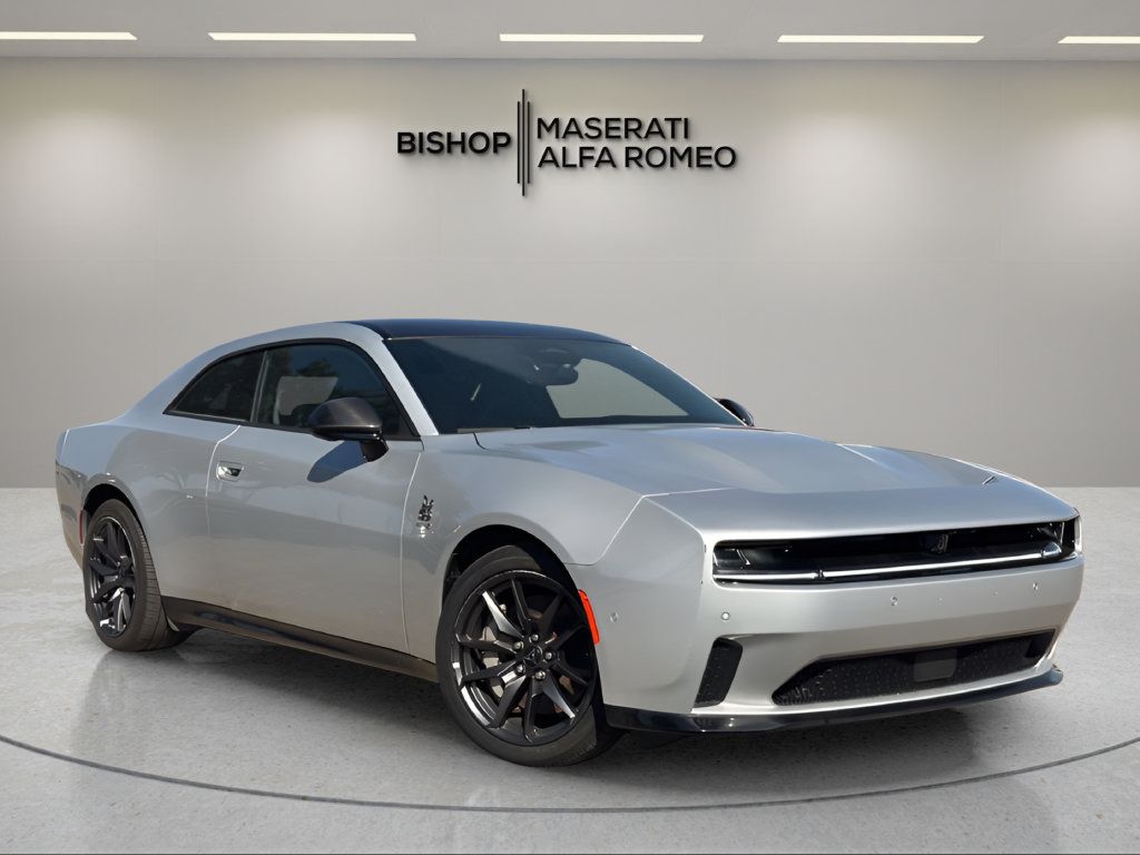 Used 2025 Dodge Charger Daytona Scat Pack w/ Plus Group AWD/4WD image 1