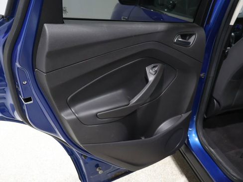 Used 2018 Ford Escape SE image 19