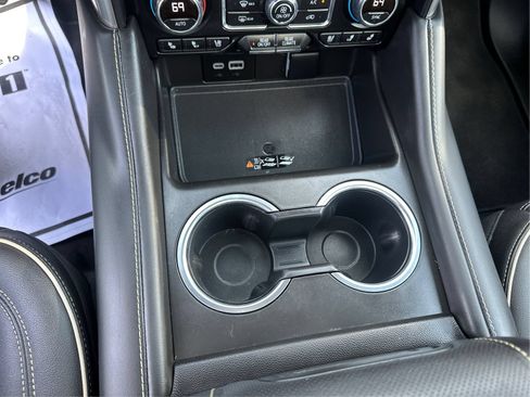 Used 2023 Chevrolet Tahoe Premier AWD/4WD image 17