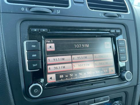 Used 2010 Volkswagen Jetta TDI image 12