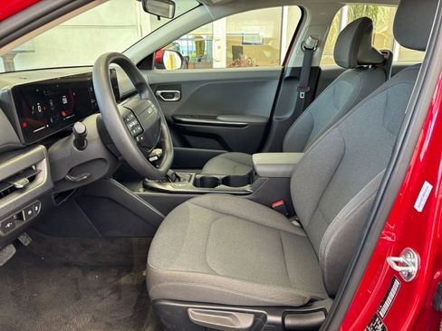 Used 2025 Kia K4 FWD image 29